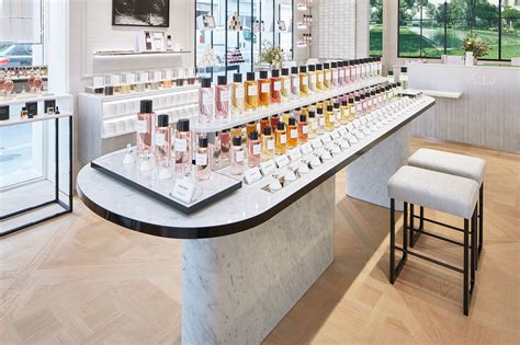 maison dior fragrances|décoration intérieure maison de luxe.